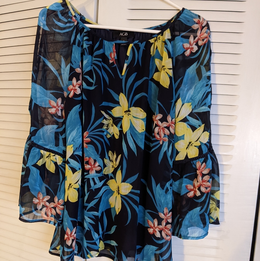 AGB Long sleeve sheet blouse with navy blue liner